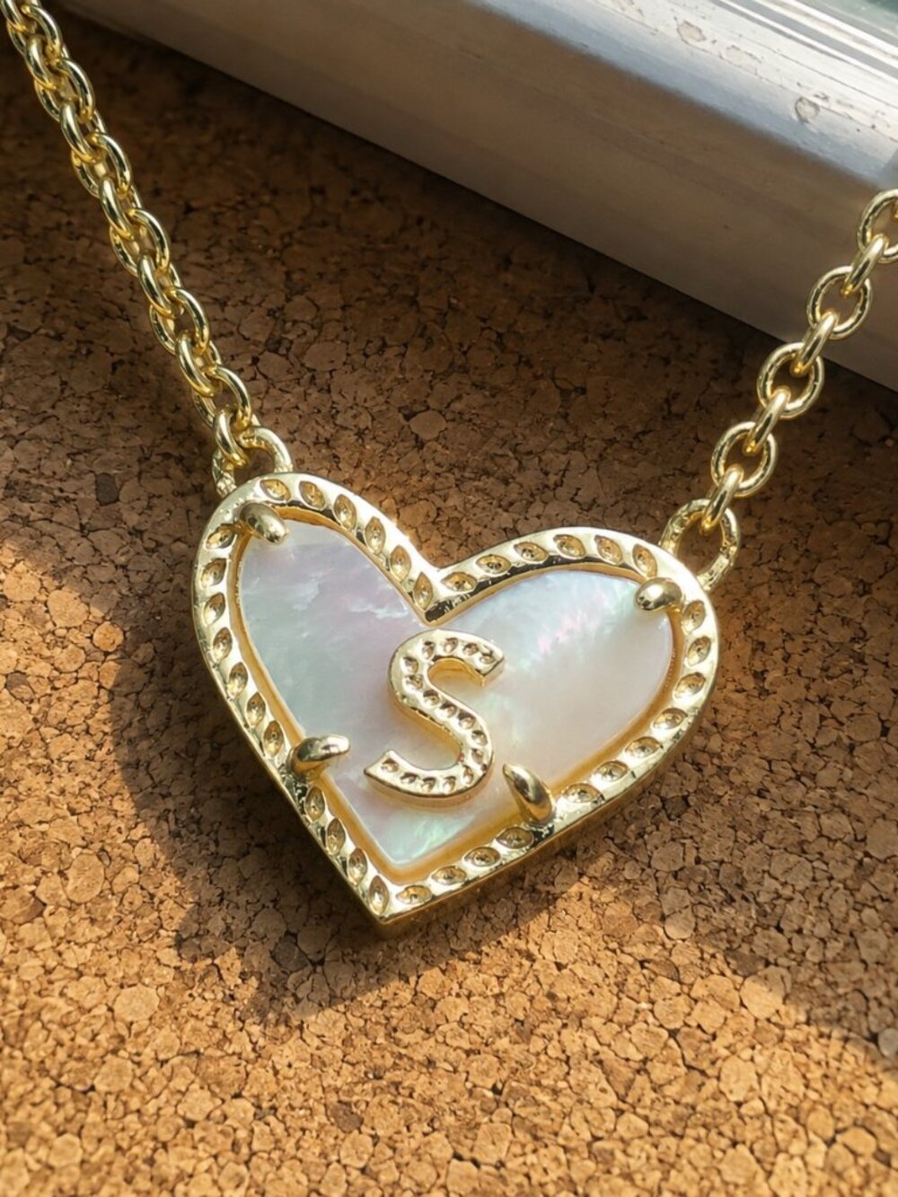 aei heart letter S necklace gold